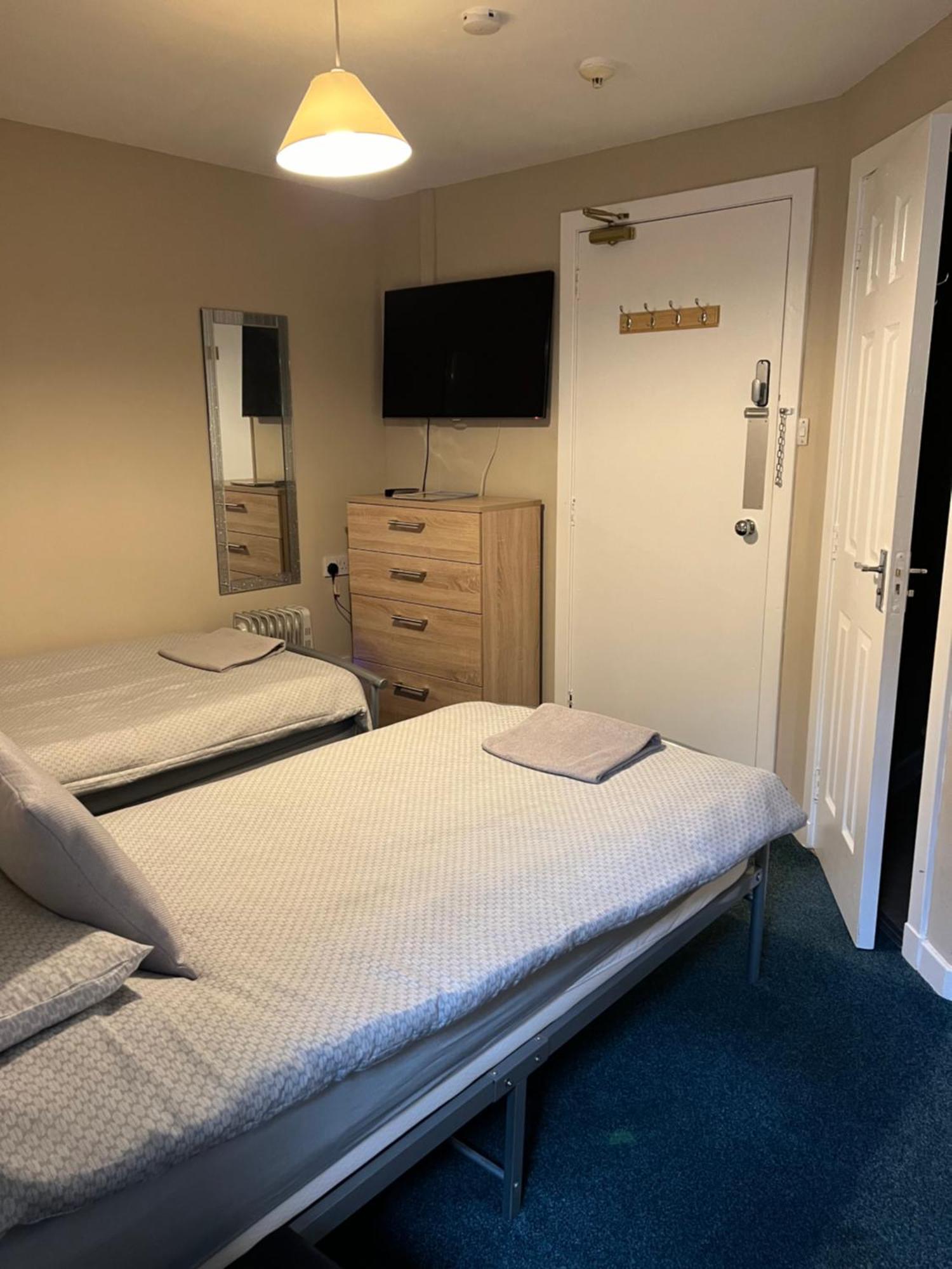 Budget Rooms 因弗内斯 外观 照片
